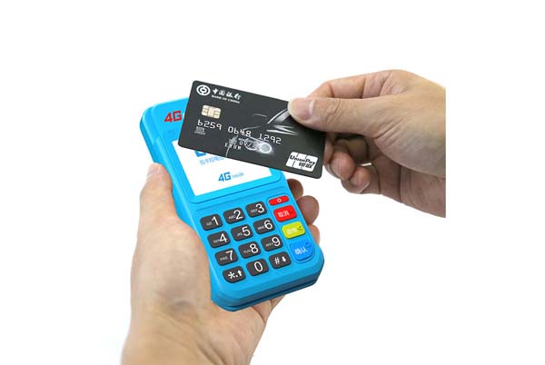 拉卡拉pos刷信用卡对银行信誉有没有影响(拉卡拉pos机刷自己的信用卡会封卡吗)